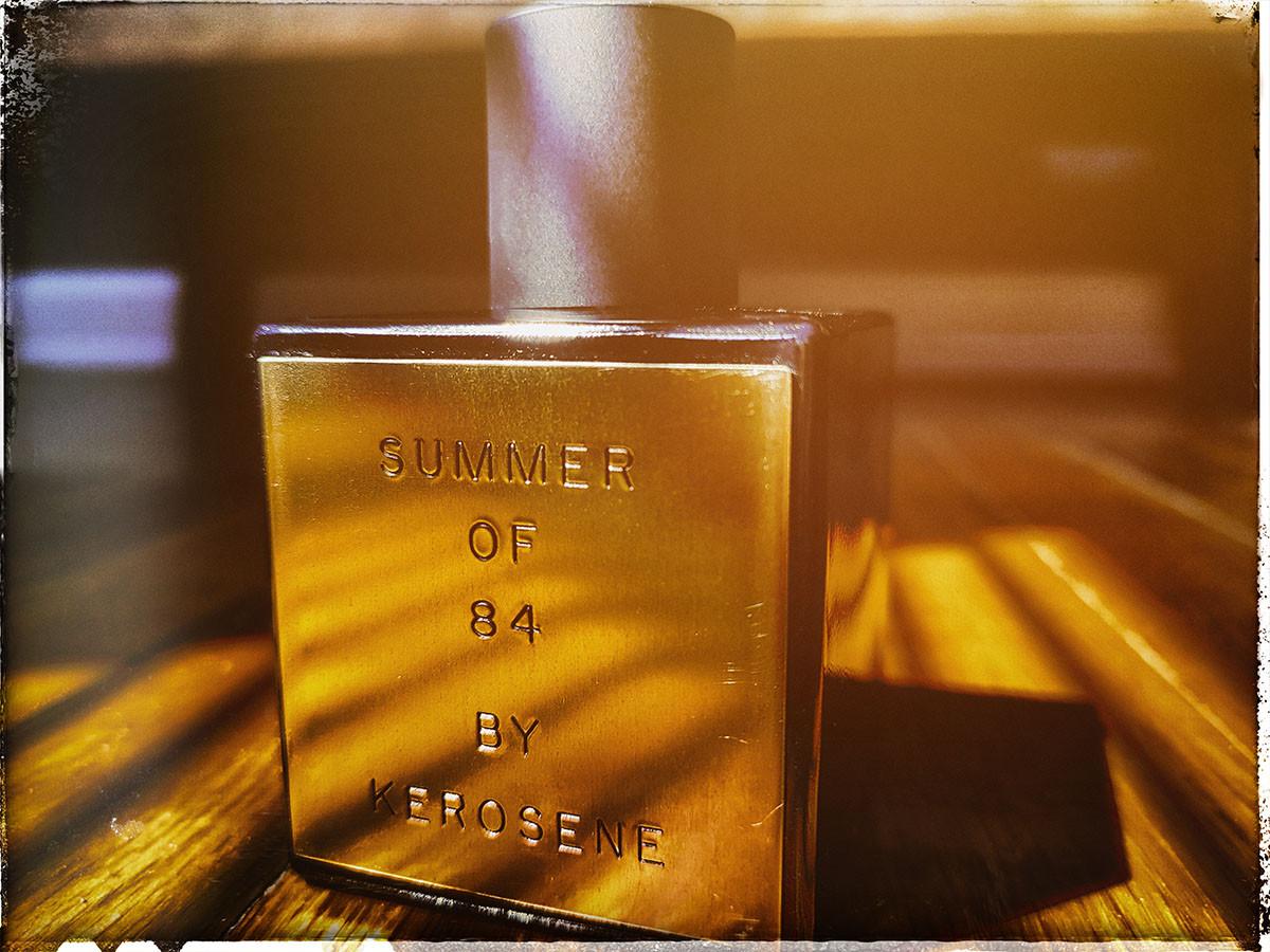 عطر ادکلن سامر آو ایتی فور کِروسین - Summer of 84 Kerosene - بررسی، قیمت و خرید