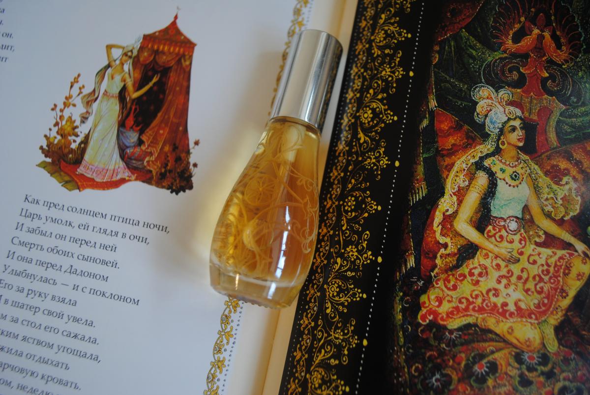 عطر ادکلن شاماخانسکایا تزاریتسا لادنیکا - Shamachanskaya Tzarica Шамаханская Царица Ladanika - بررسی، قیمت و خرید
