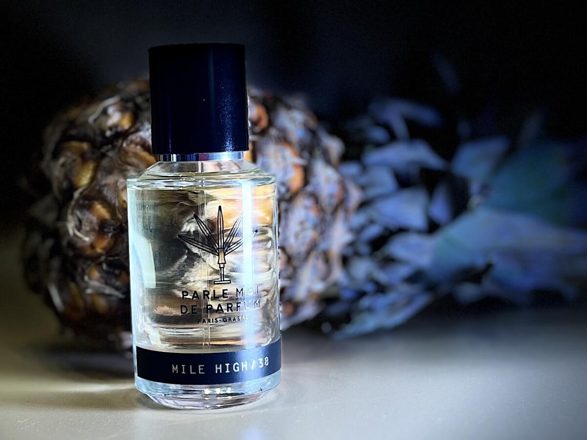 عطر ادکلن مایل های 38 پارل موآ د پرفیوم - Mile High 38 Parle Moi de Parfum - بررسی، قیمت و خرید