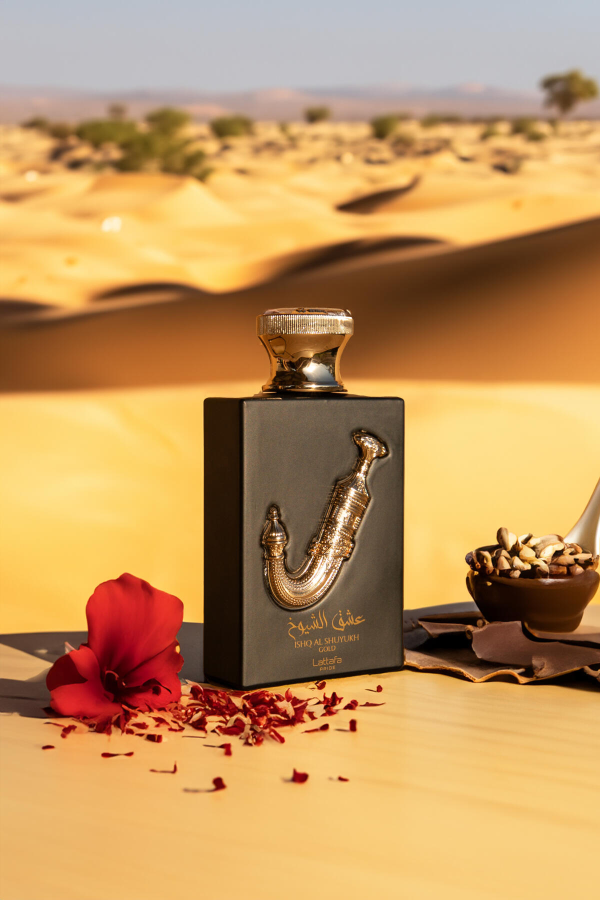 عطر ادکلن عشق الشیوخ گلد لطافا پرفیومز - Ishq Al Shuyukh Gold Lattafa Perfumes - بررسی، قیمت و خرید