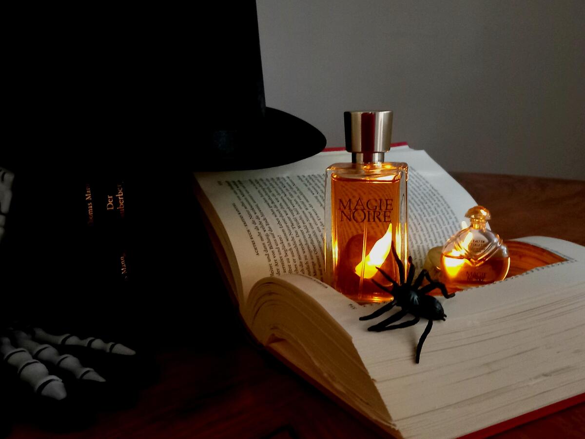 عطر ادکلن ماژی نوآر پرفیوم لَنکوم - Magie Noire Parfum Lancôme - بررسی، قیمت و خرید