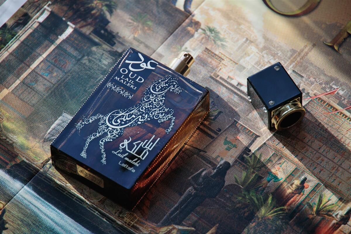 عطر ادکلن عود لیل ملکی لطافه پرفیومز - Oud Lail Maleki Lattafa Perfumes - بررسی، قیمت و خرید