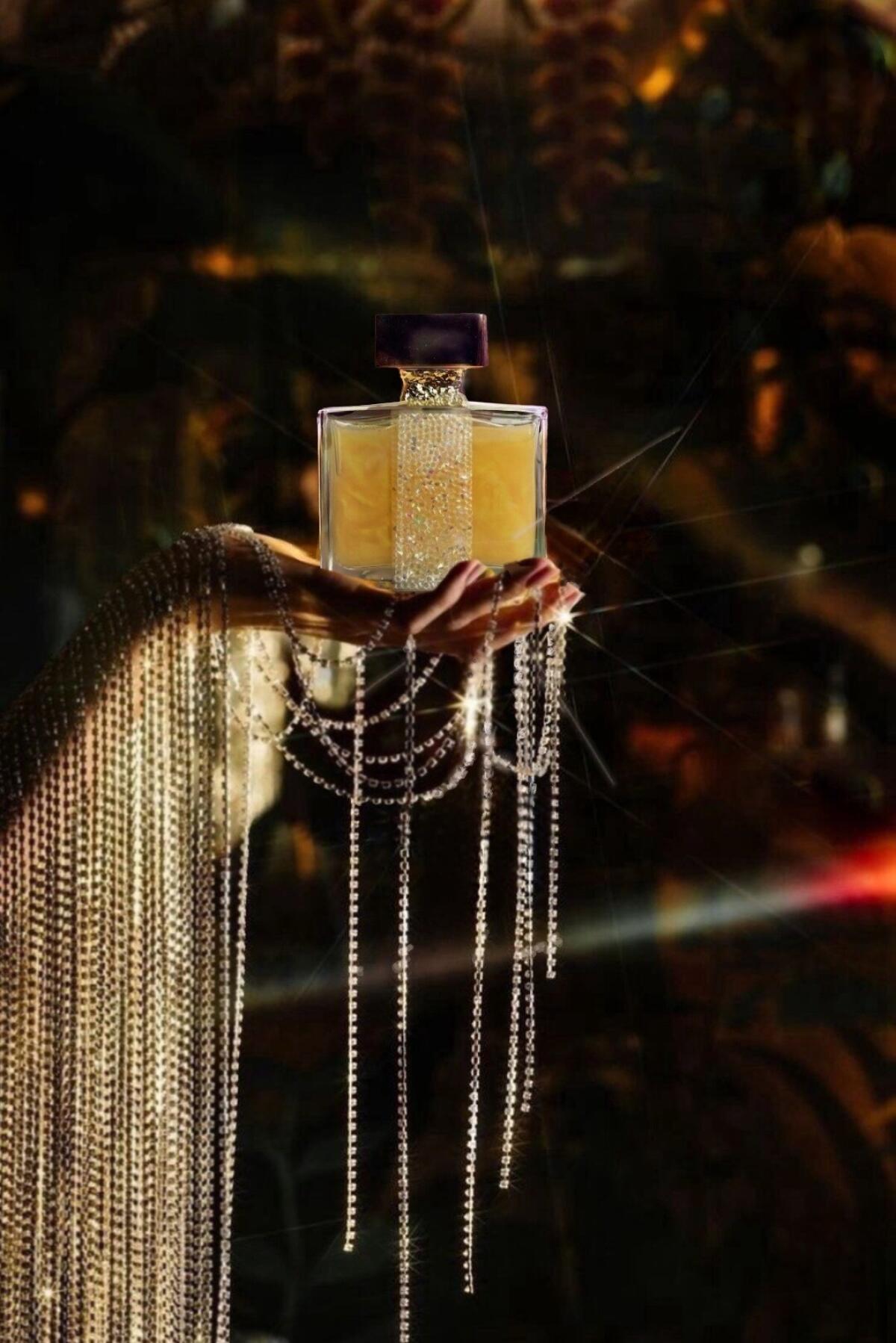 عطر ادکلن یالانگ این گلد میکالف - Ylang in Gold M. Micallef - بررسی، قیمت و خرید