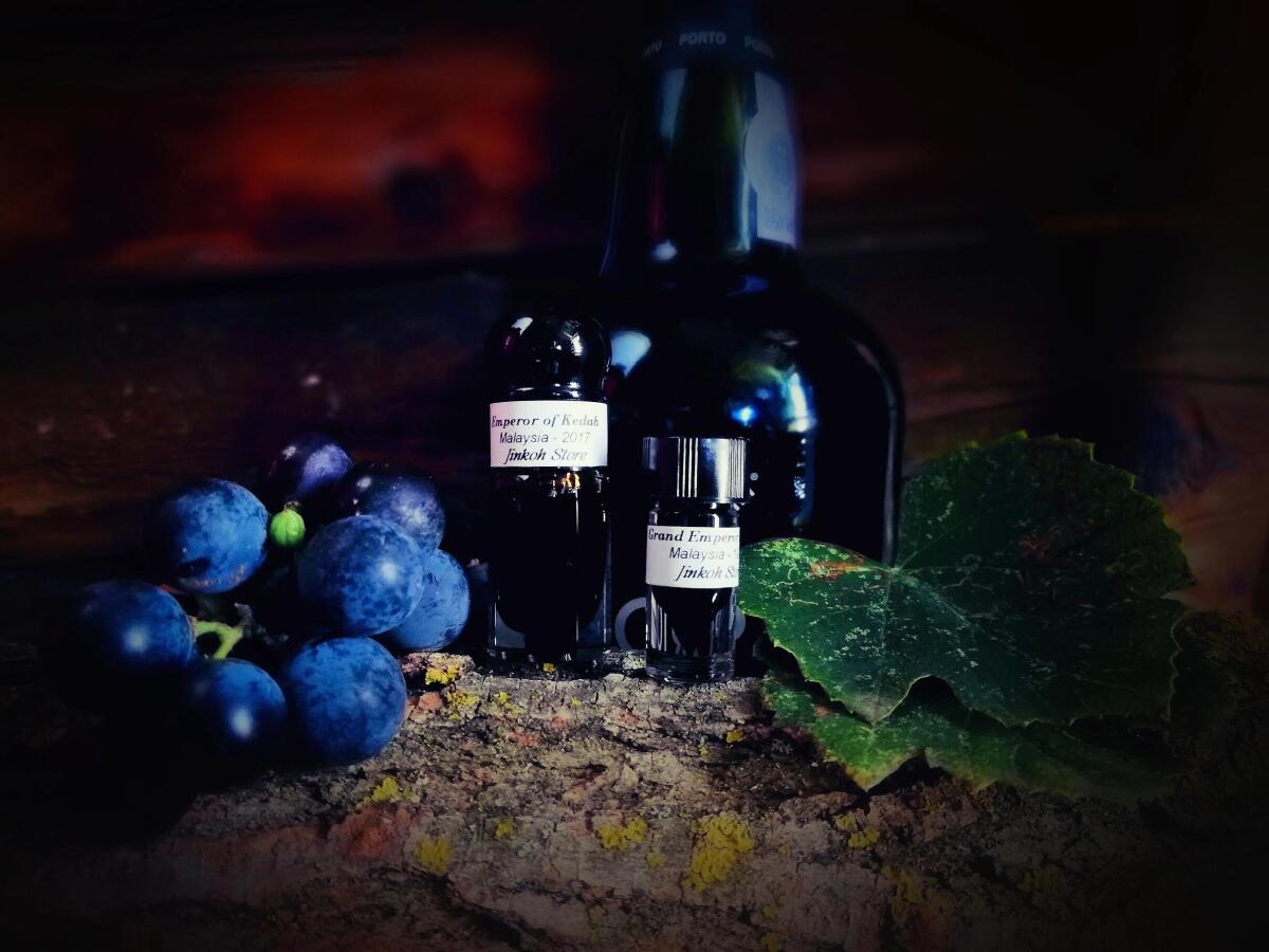 عطر ادکلن امپرور آف کده جینکو استور - Emperor of Kedah Jinkoh Store - بررسی، قیمت و خرید