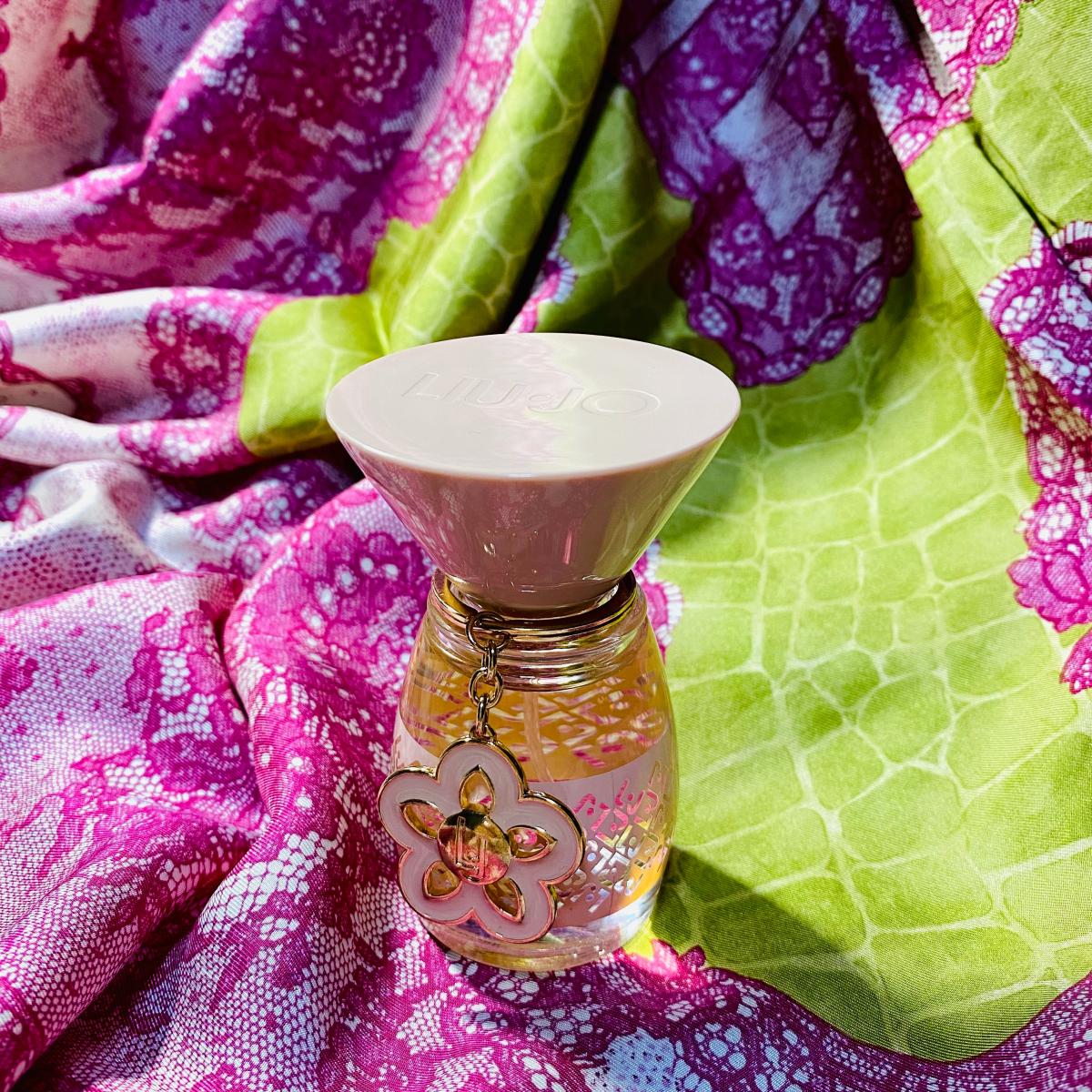 عطر ادکلن لاولی می لیو جو - Lovely Me Liu Jo - بررسی، قیمت و خرید