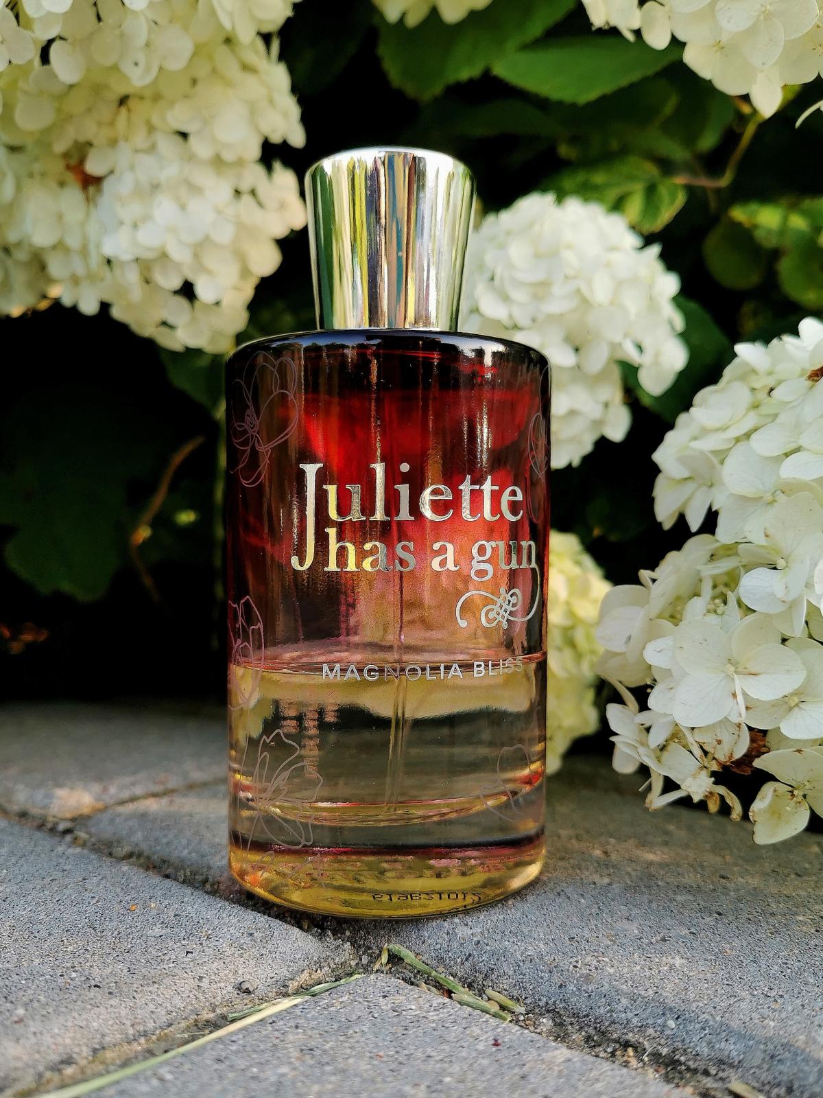 عطر ادکلن مگنولیا بلیس جولیت هز اِ گان - Magnolia Bliss Juliette Has A Gun - بررسی، قیمت و خرید