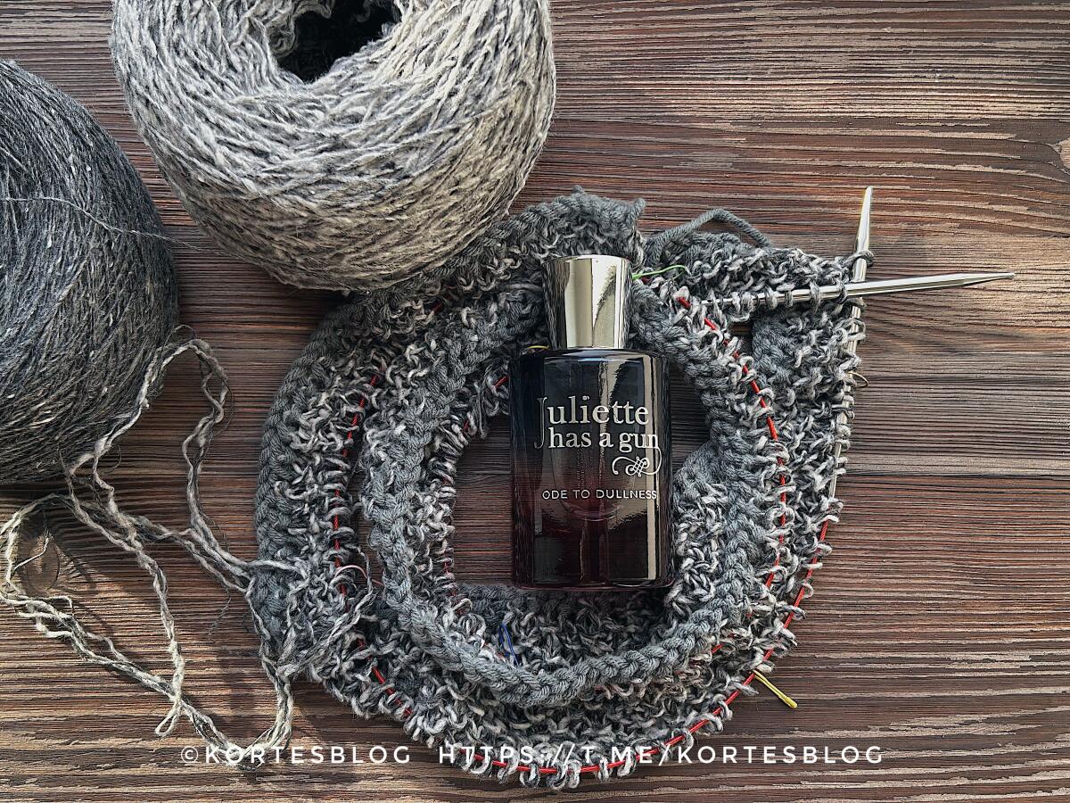 عطر ادکلن اود تو دالنس ژولیت هز ا گان - Ode To Dullness Juliette Has A Gun - بررسی، قیمت و خرید