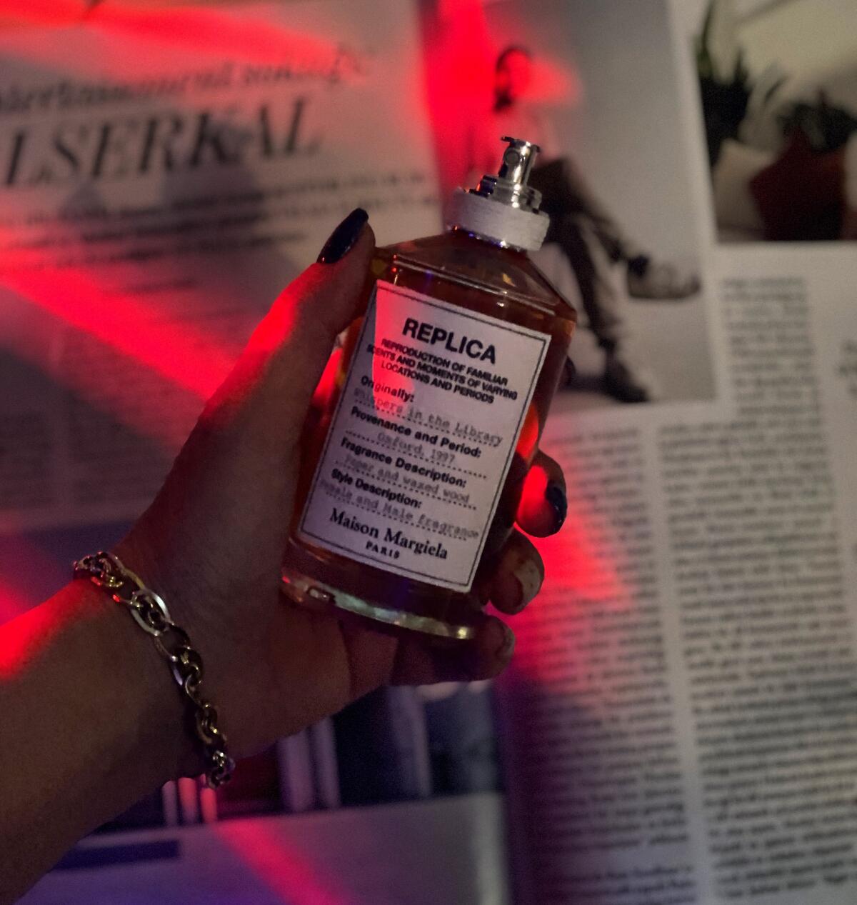 عطر ادکلن ویسپِرز این دِ لایبرِری مِیزون مارتین مارجلا - Whispers in the Library Maison Martin Margiela - بررسی، قیمت و خرید