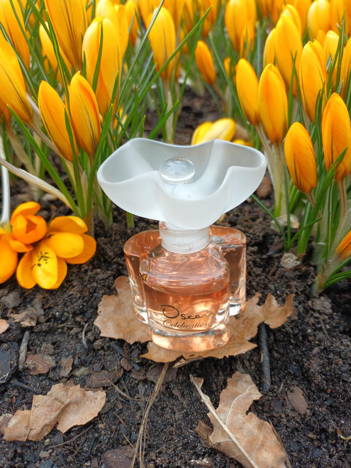 عطر ادکلن اسکار سلبریشن اوسکار دلا رنتا - Oscar Celebration Oscar de la Renta - بررسی، قیمت و خرید