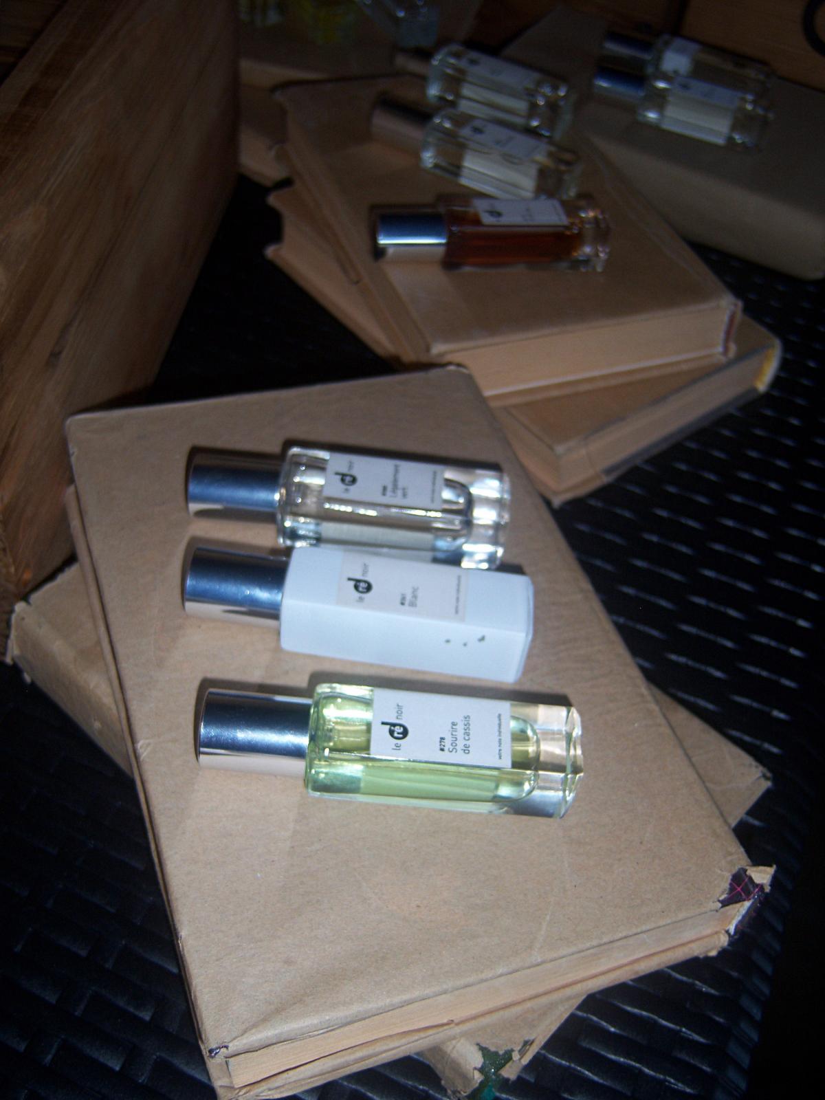 عطر ادکلن بلانک له ره نور - #261 Blanc Le Ré Noir - بررسی، قیمت و خرید