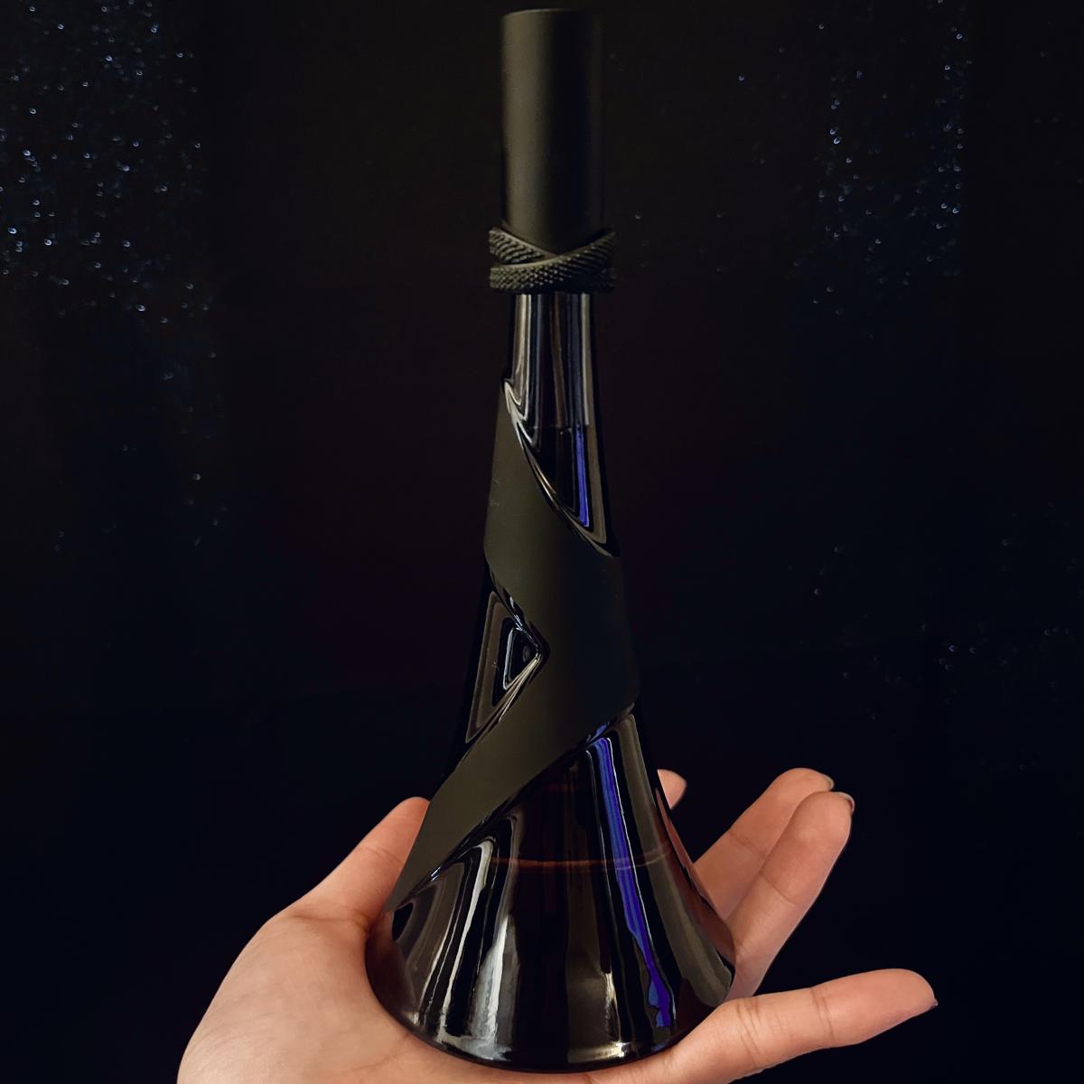 عطر ادکلن رِبِل فِلُور لاو آلویز ریانا - Reb'l Fleur Love Always Rihanna - بررسی، قیمت و خرید