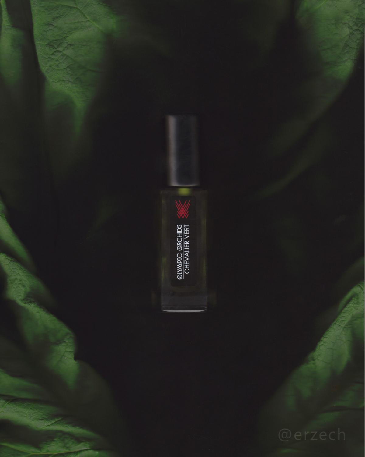 عطر ادکلن شوالیه ورت اولیمپیک اورکیدز آرتیزان پرفیومز - Chevalier Vert Olympic Orchids Artisan Perfumes - بررسی، قیمت و خرید