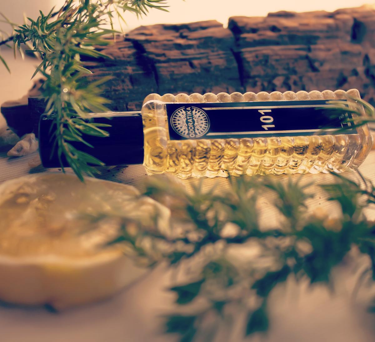 عطر ادکلن صد و یک اودورَتیکا - 101 Odoratika - بررسی، قیمت و خرید