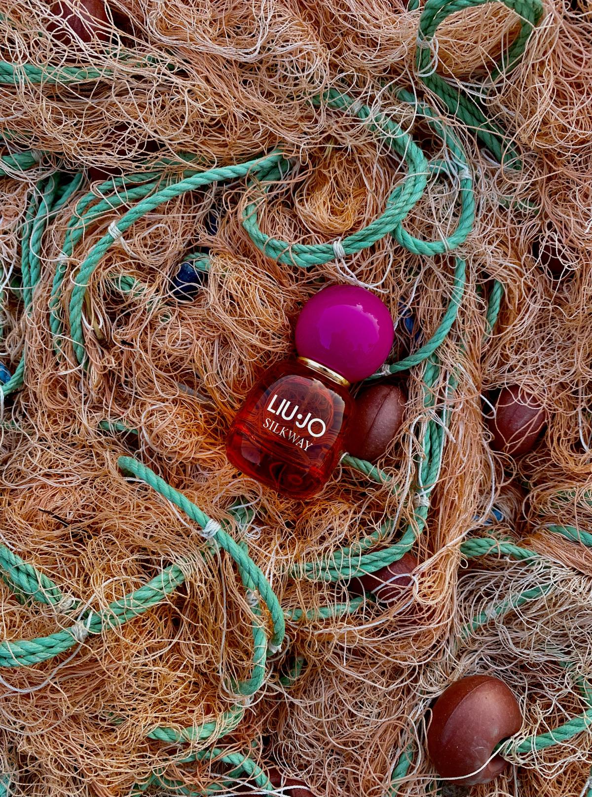 عطر ادکلن سیلک وی لیو جو - Silkway Liu Jo - بررسی، قیمت و خرید