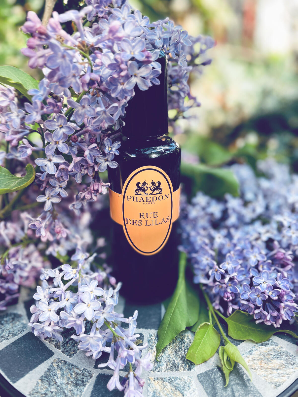 عطر ادکلن رو د لیلا فایدون - Rue des Lilas Phaedon - بررسی، قیمت و خرید