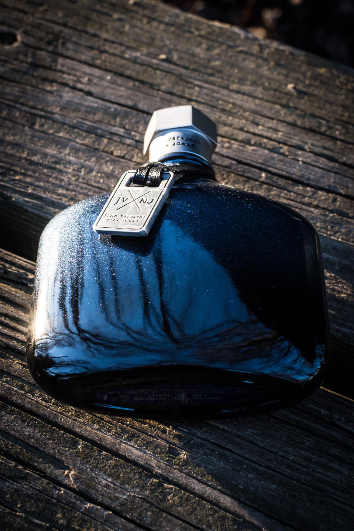 عطر ادکلن جی وی ضربدر ان جی جان وارواتوس - JV x NJ John Varvatos - بررسی، قیمت و خرید