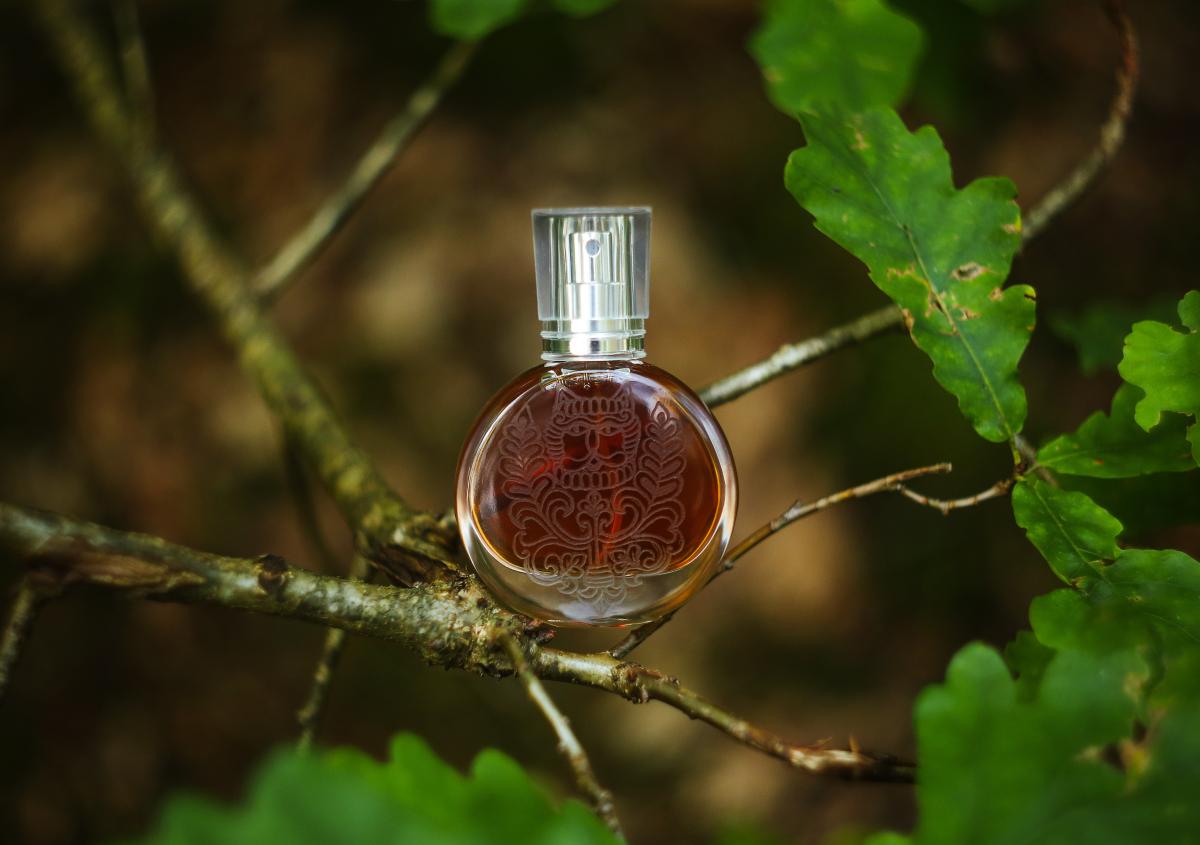 عطر ادکلن بایون د کت لادنیکا - Bayun the Cat Кот Баюн Ladanika - بررسی، قیمت و خرید