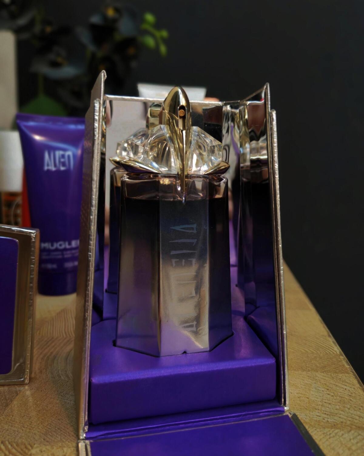 عطر ادکلن اِیلیِن ماسک میستِریُس ماگلر - Alien Musc Mysterieux Mugler - بررسی، قیمت و خرید