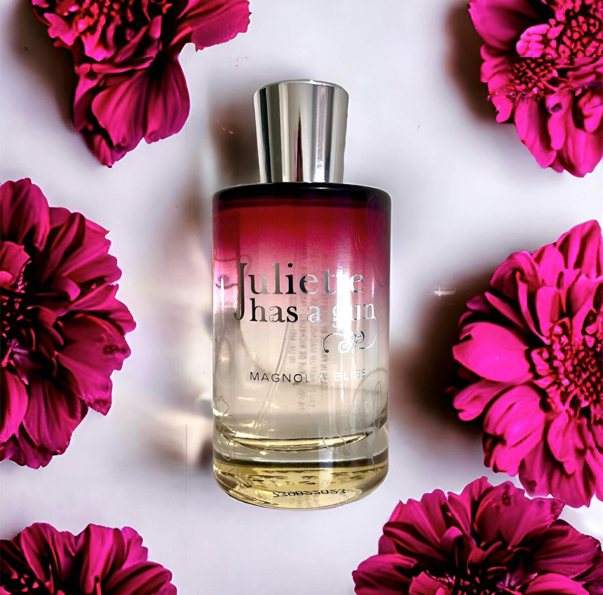 عطر ادکلن مگنولیا بلیس جولیت هز اِ گان - Magnolia Bliss Juliette Has A Gun - بررسی، قیمت و خرید