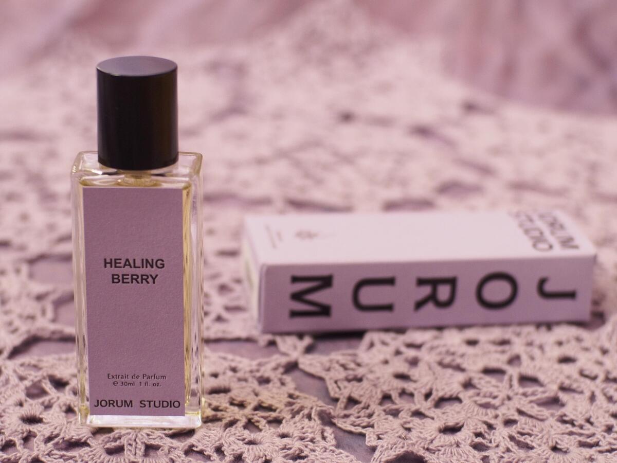 عطر ادکلن هیلینگ بری جروم استودیو - Healing Berry Jorum Studio - بررسی، قیمت و خرید