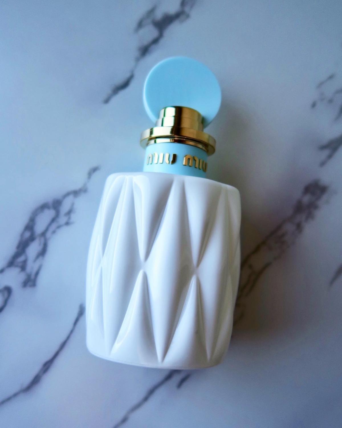 عطر ادکلن میو میو فلور د لایت میو میو - Miu Miu Fleur de Lait Miu Miu - بررسی، قیمت و خرید