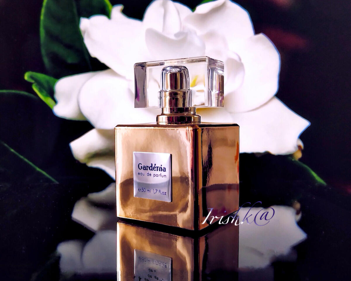 عطر ادکلن ایزابی گاردنیا ایزابی - Isabey Gardenia Isabey - بررسی، قیمت و خرید