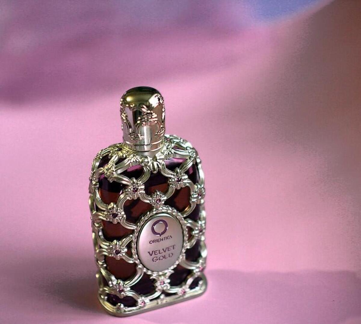 عطر ادکلن ولوت عود لتافا پرفیومز - Velvet Oud Lattafa Perfumes - بررسی، قیمت و خرید