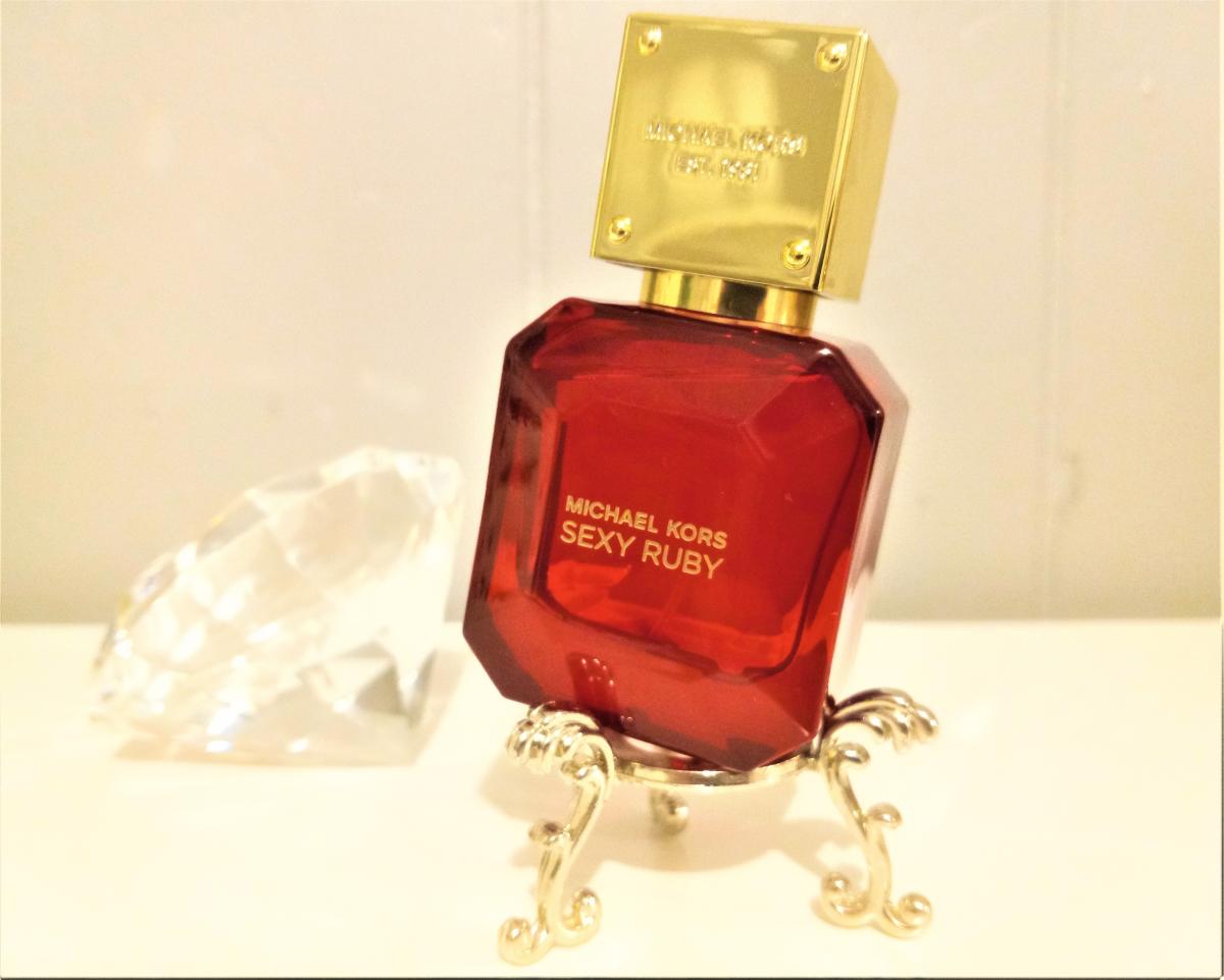عطر ادکلن سکسی روبی مایکل کورس - Sexy Ruby Michael Kors - بررسی، قیمت و خرید