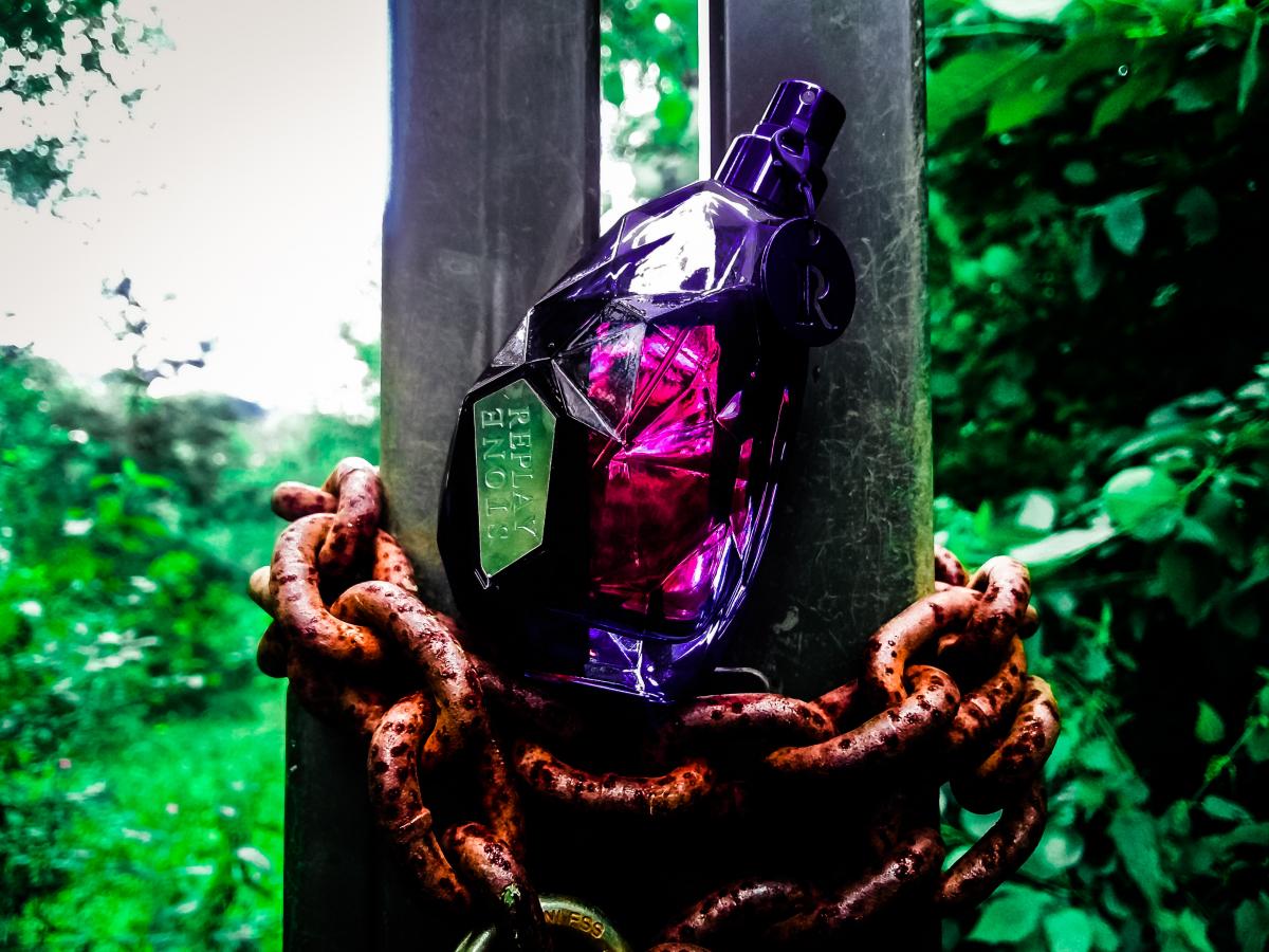 عطر ادکلن استون فور هر ریپلی - Stone For Her Replay - بررسی، قیمت و خرید