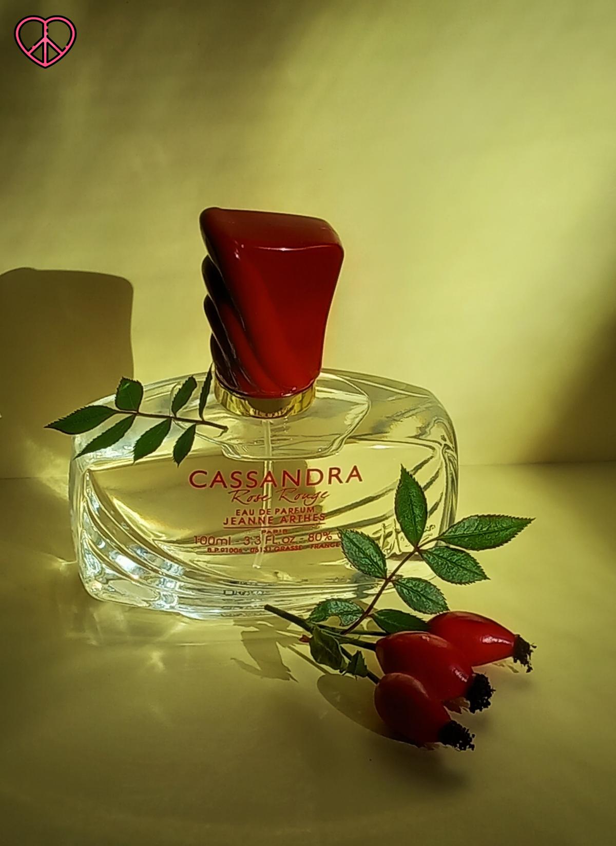 عطر ادکلن کاساندرا رز روژ ژان آرتس - Cassandra Rose Rouge Jeanne Arthes - بررسی، قیمت و خرید