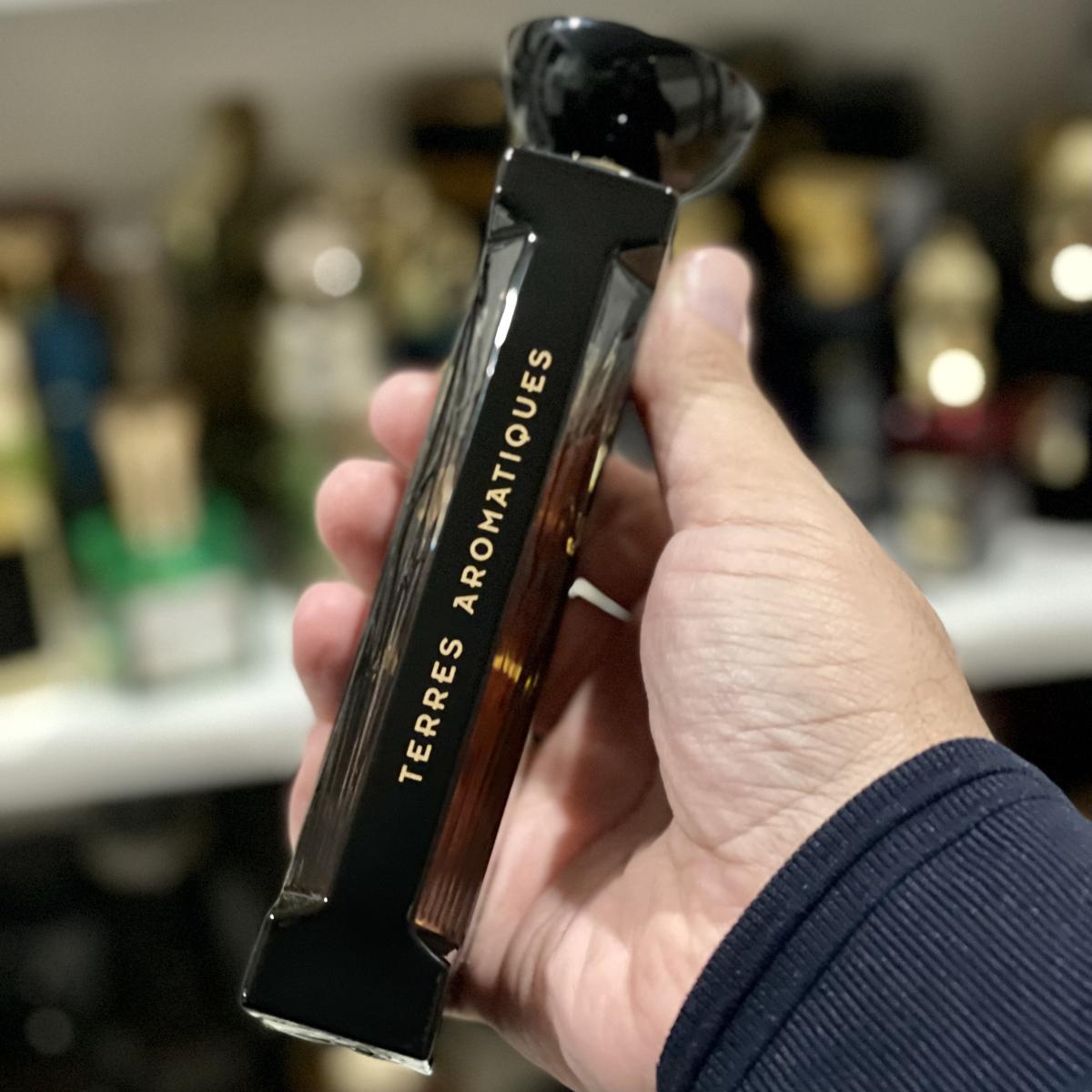عطر ادکلن تر آروماتیک لالیک - Terres Aromatiques Lalique - بررسی، قیمت و خرید
