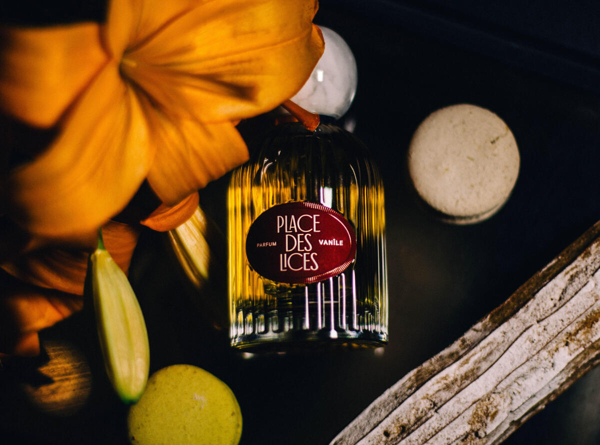 عطر ادکلن وانیل پلاس دِ لیز - Vanile Place des Lices - بررسی، قیمت و خرید