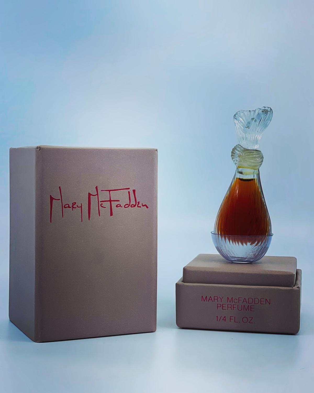 عطر ادکلن مری مک‌فادن مری مکفادن - Mary McFadden Mary McFadden - بررسی، قیمت و خرید