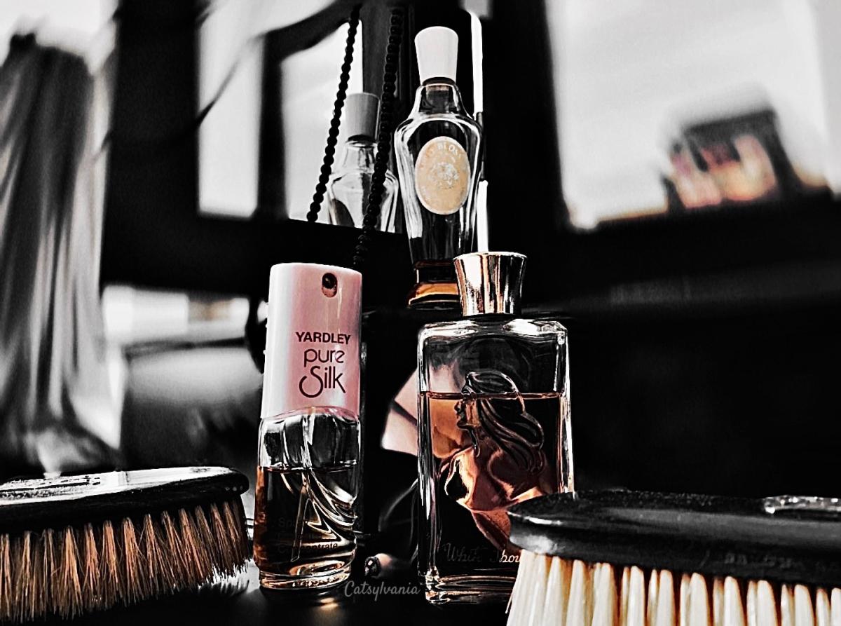 عطر ادکلن پیور سیلک می‌فر - Pure Silk Mayfair - بررسی، قیمت و خرید