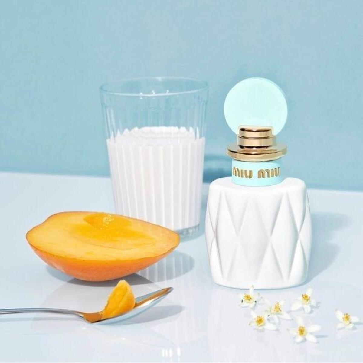 عطر ادکلن میو میو فلور د لایت میو میو - Miu Miu Fleur de Lait Miu Miu - بررسی، قیمت و خرید