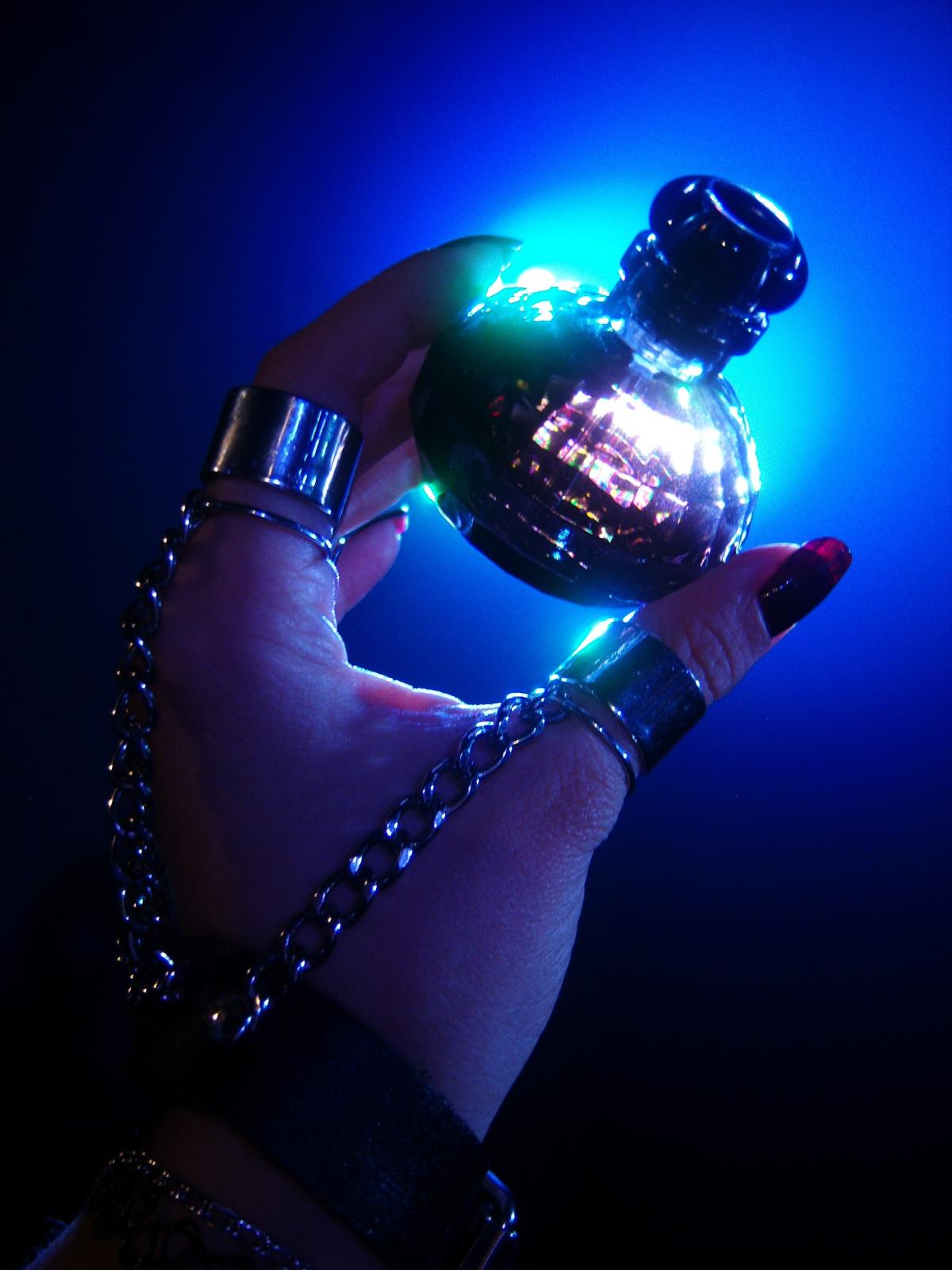 عطر ادکلن راک ان پَشِن اوریفلیم - Rock'n'Passion Oriflame - بررسی، قیمت و خرید