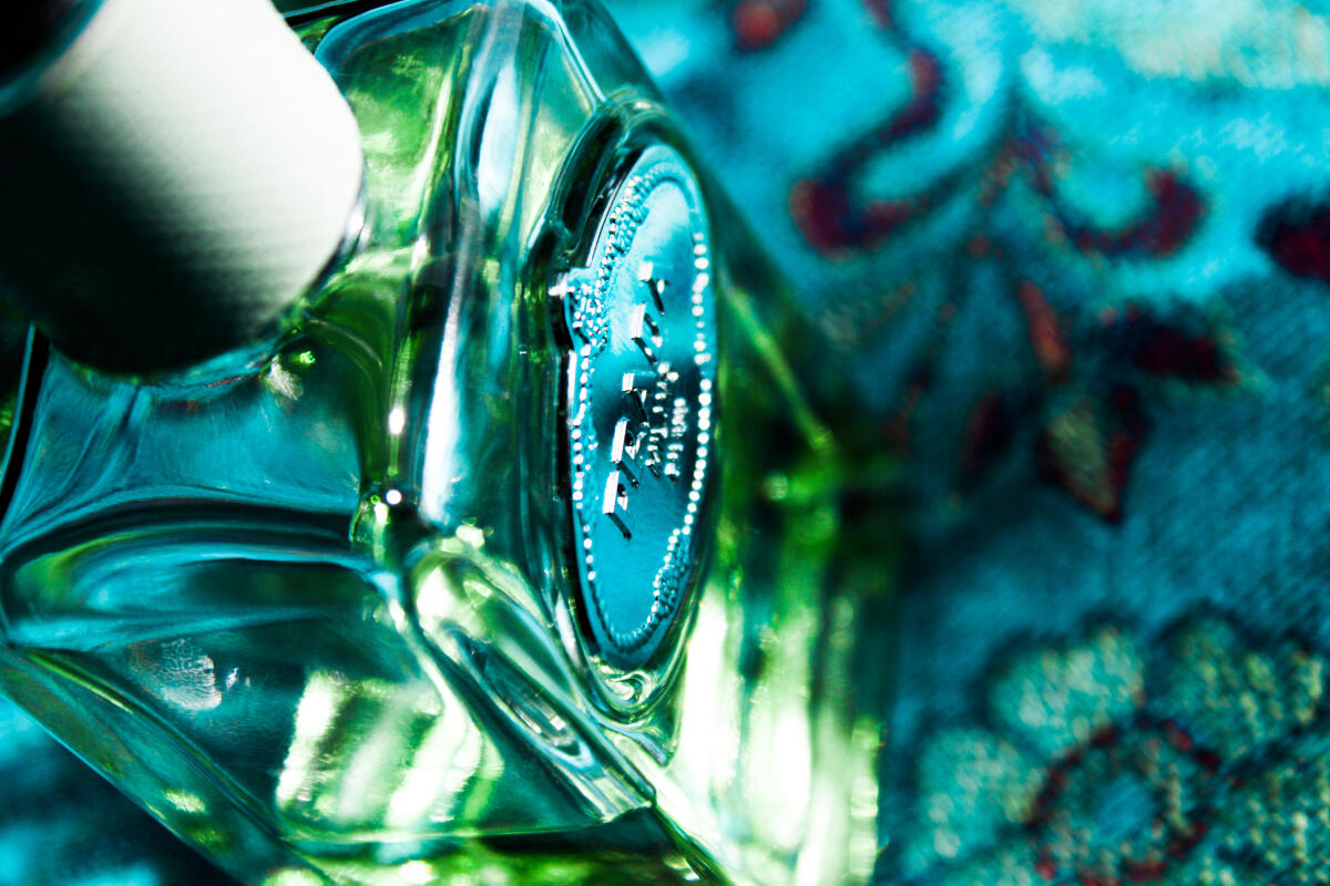عطر ادکلن اینفیوژن دی آیریس پرادا - Infusion d'Iris (2015) Prada - بررسی، قیمت و خرید