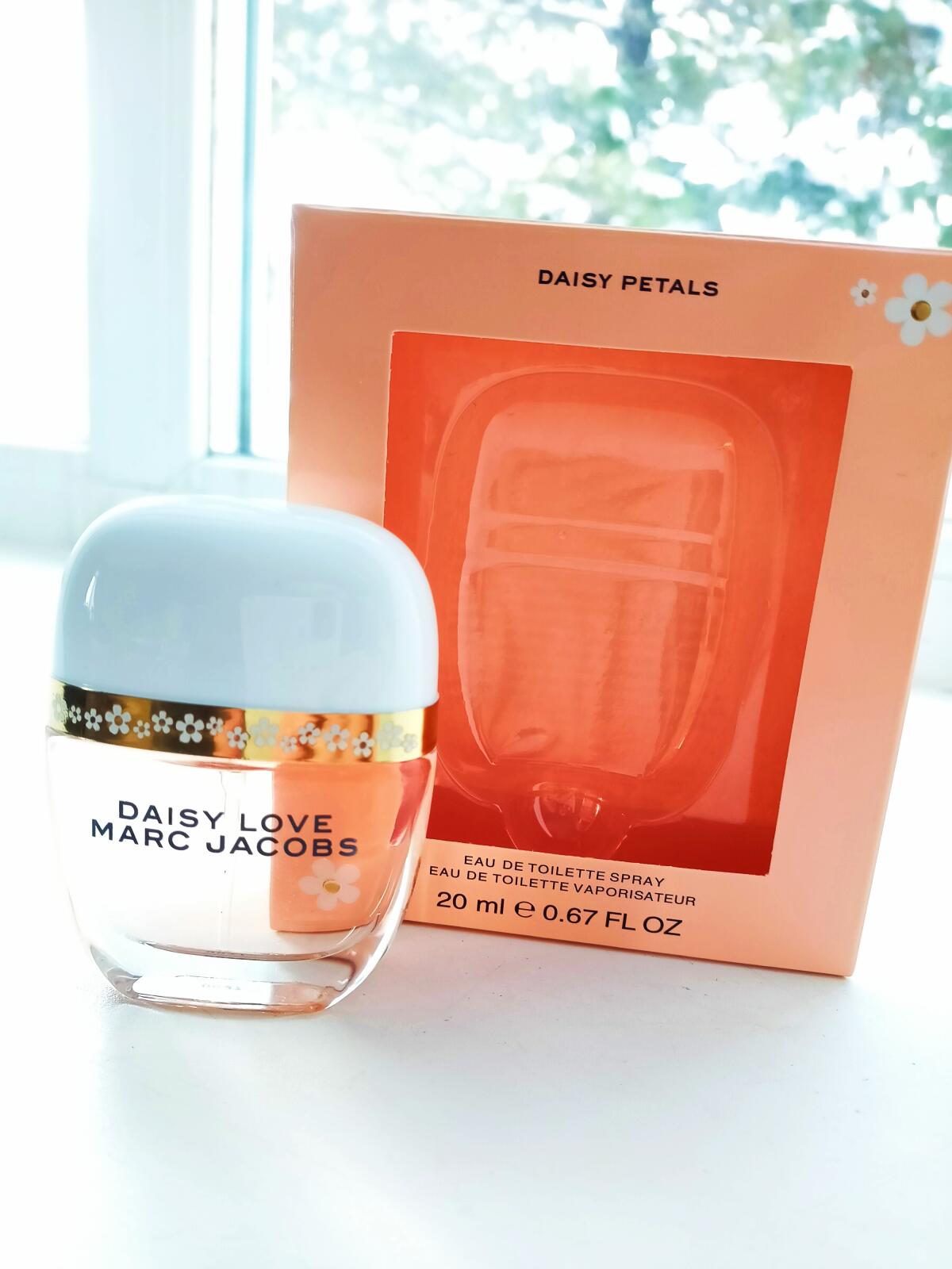 عطر ادکلن دیزی لاو او سو سویت پتلز مارک جیکوبز - Daisy Love Eau So Sweet Petals Marc Jacobs - بررسی، قیمت و خرید