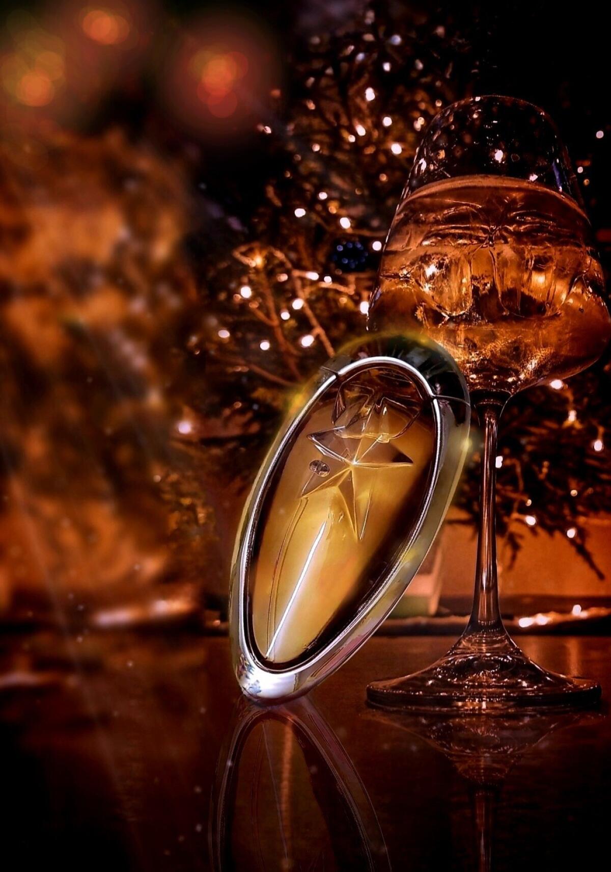 عطر ادکلن اِنجِل میوز موگلر - Angel Muse Mugler - بررسی، قیمت و خرید