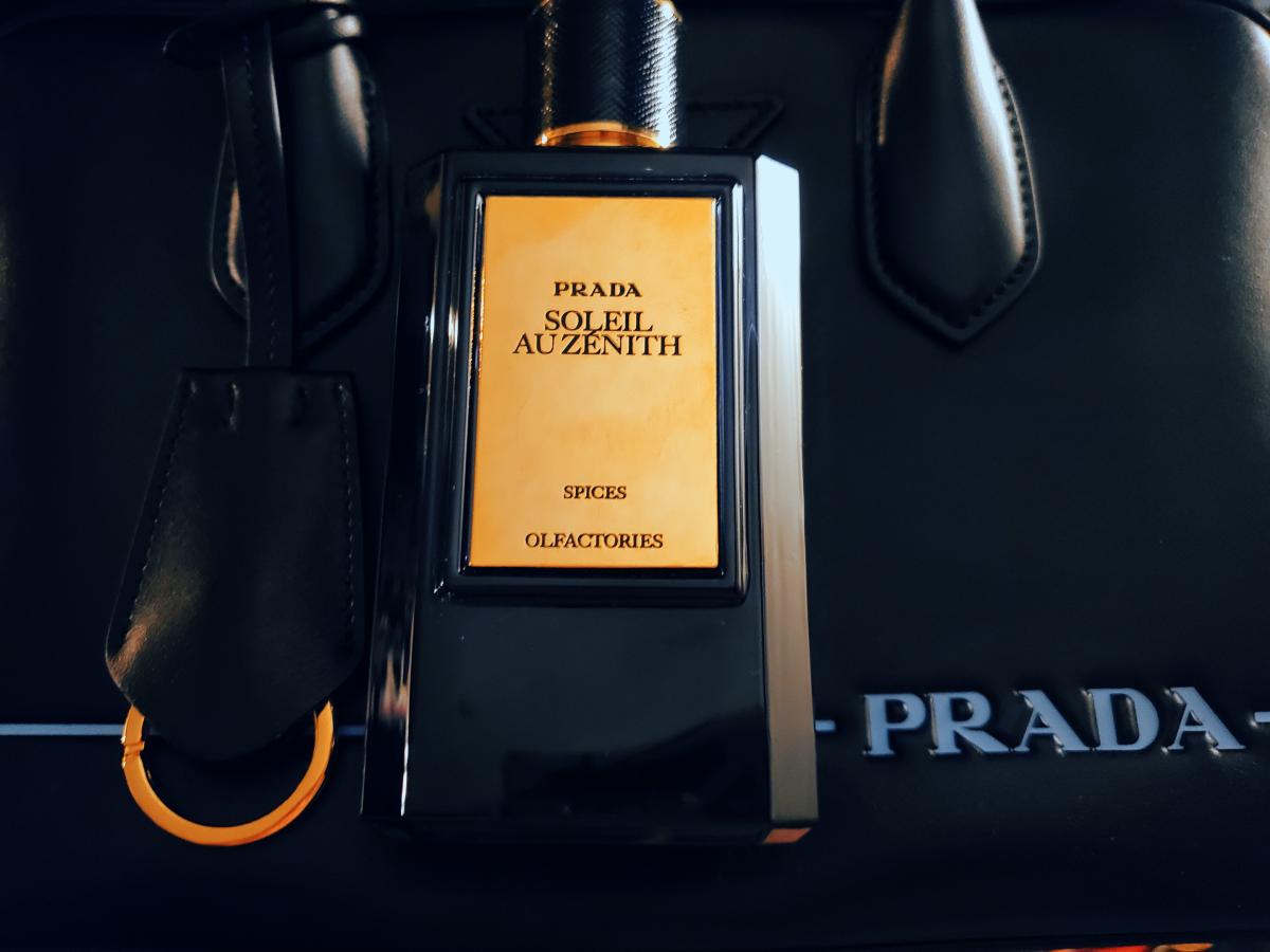 عطر ادکلن میرژس سولی او زونیت پِرادا - Mirages Soleil au Zenith Prada - بررسی، قیمت و خرید