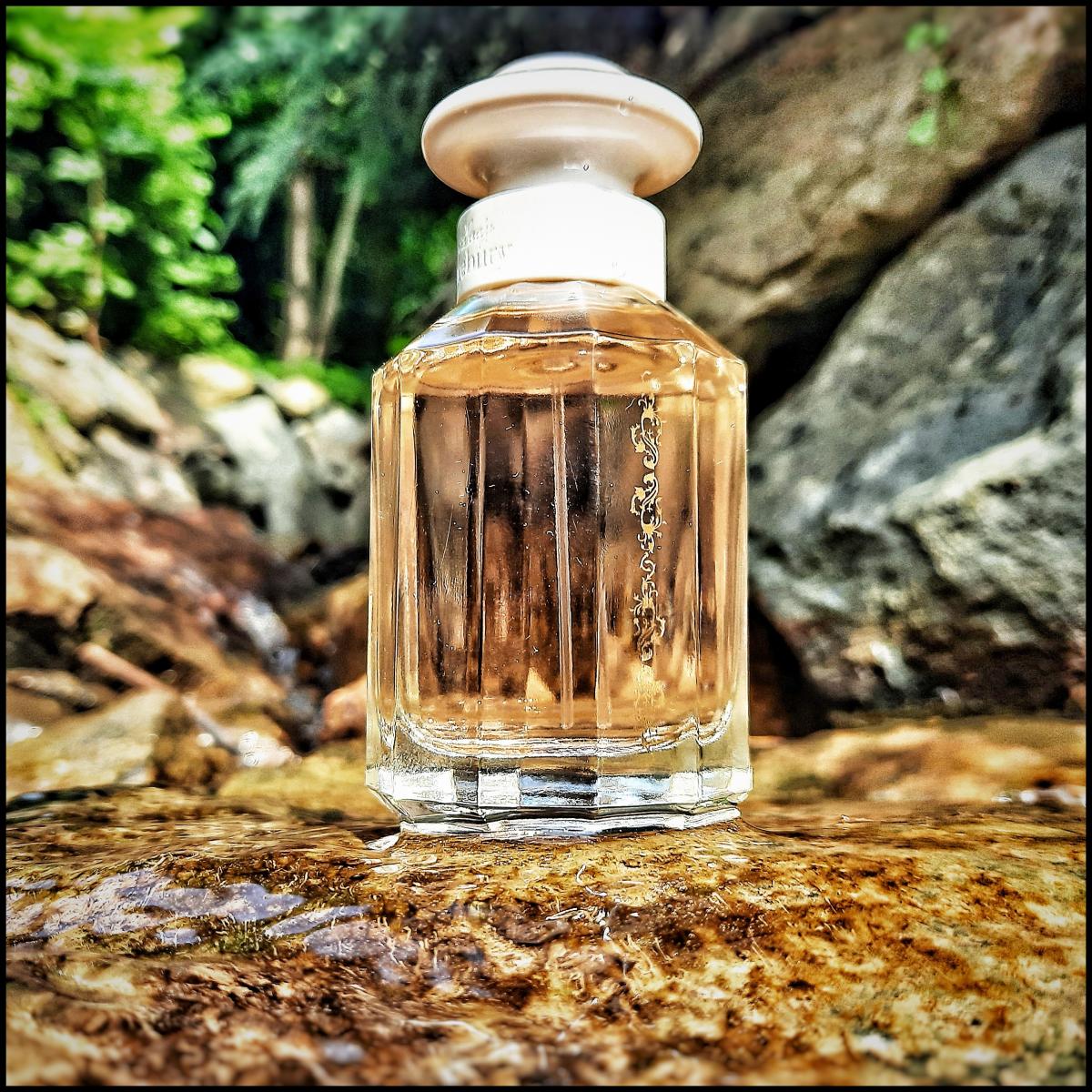 عطر ادکلن لیدی آوبری اوریفلیم - Lady Avebury Oriflame - بررسی، قیمت و خرید