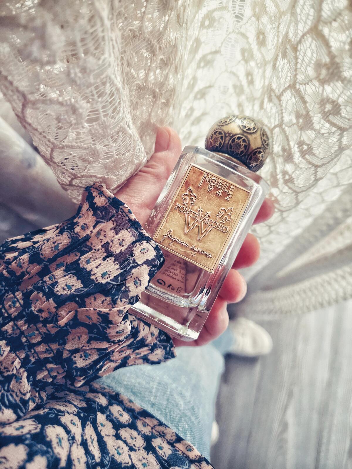 عطر ادکلن پونته‌وکیو دبلیو نوبیل نوزده چهل و دو - Pontevecchio W Nobile 1942 - بررسی، قیمت و خرید