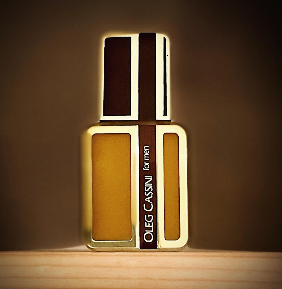 عطر ادکلن اولگ کسینی جووان - Oleg Cassini Jovan - بررسی، قیمت و خرید