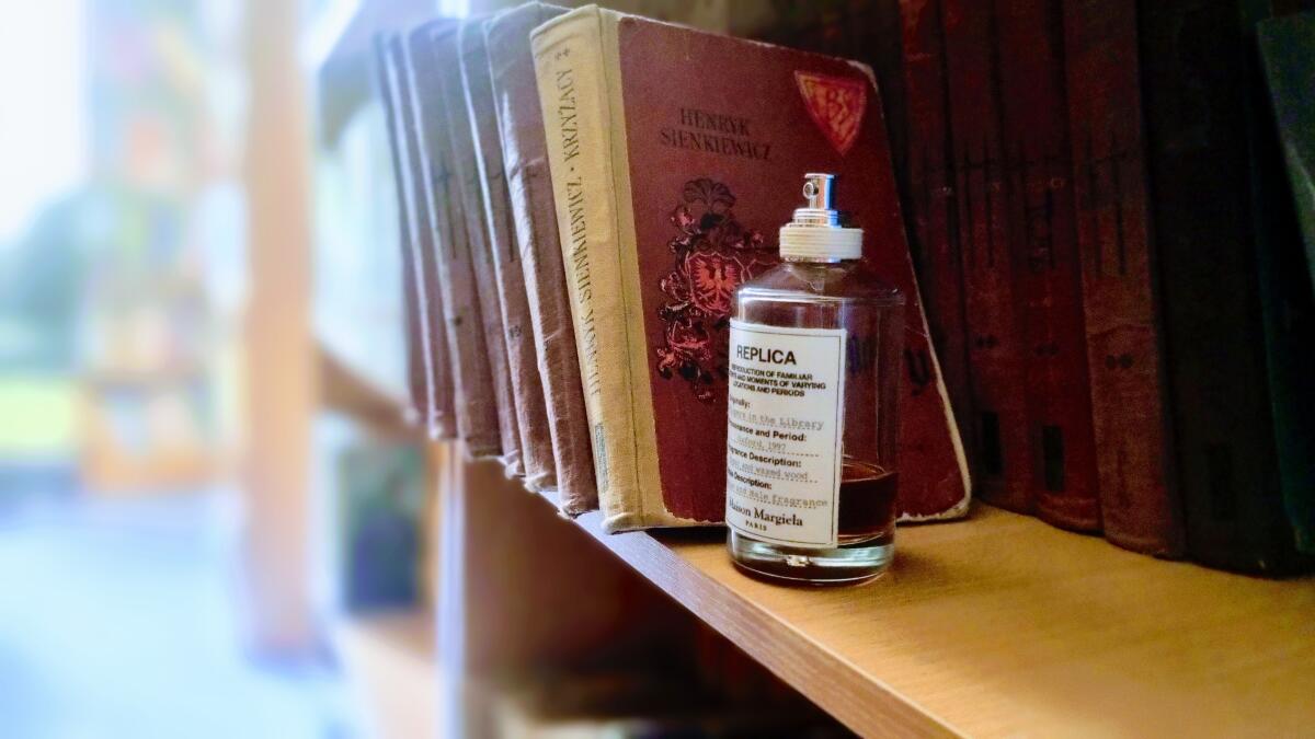 عطر ادکلن ویسپِرز این دِ لایبرِری مِیزون مارتین مارجلا - Whispers in the Library Maison Martin Margiela - بررسی، قیمت و خرید