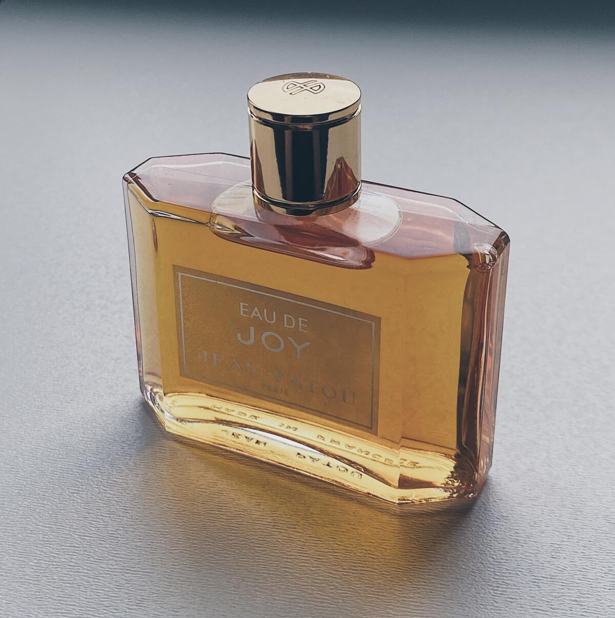 عطر ادکلن اُ دو ژوآ ژان پاتوق - Eau de Joy Jean Patou - بررسی، قیمت و خرید