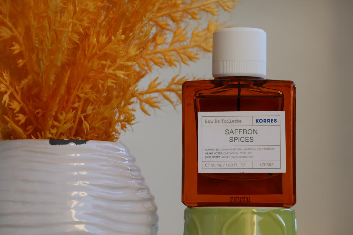 عطر ادکلن زعفران اسپایسز کورِس - Saffron Spices Korres - بررسی، قیمت و خرید