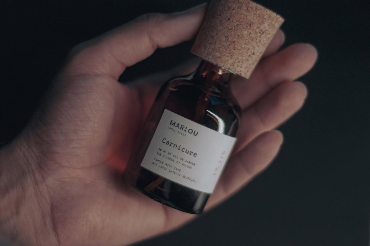 عطر ادکلن کارنیکور مارلو - Carnicure Marlou - بررسی، قیمت و خرید