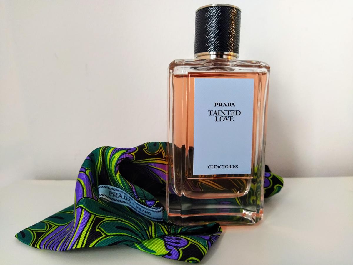 عطر ادکلن تینتد لاو پرادا - Tainted Love Prada - بررسی، قیمت و خرید