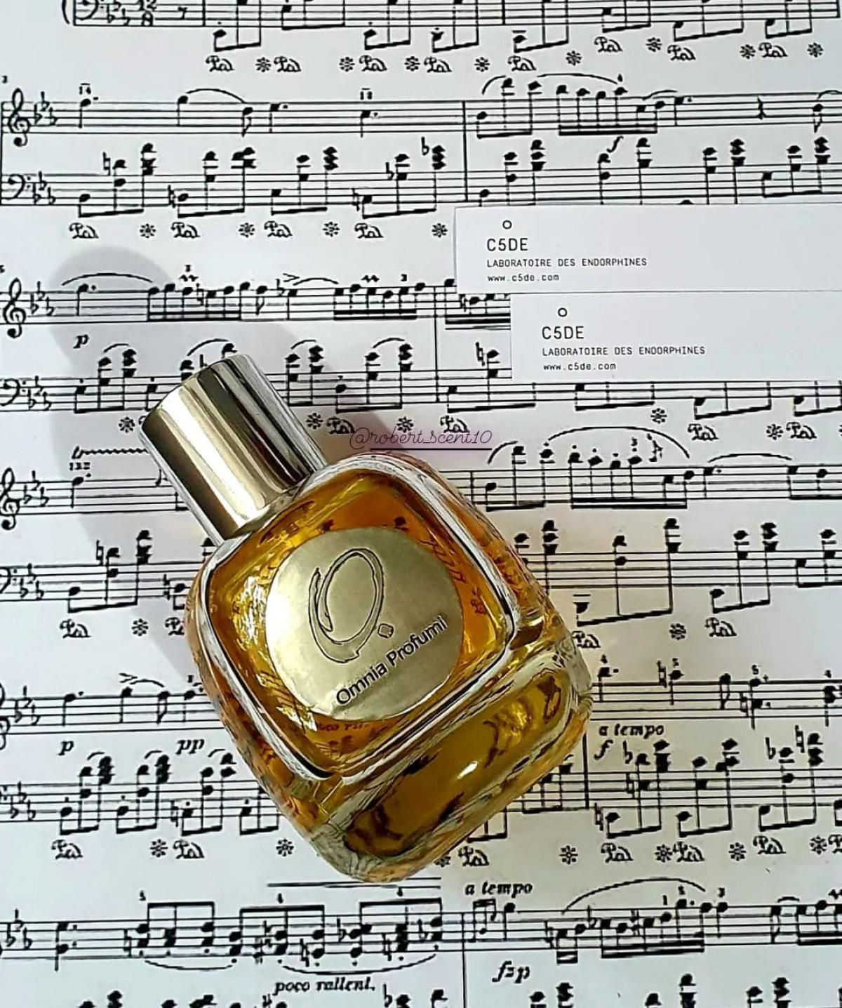 عطر ادکلن مادرا اومنیا پروفومی - Madera Omnia Profumi - بررسی، قیمت و خرید