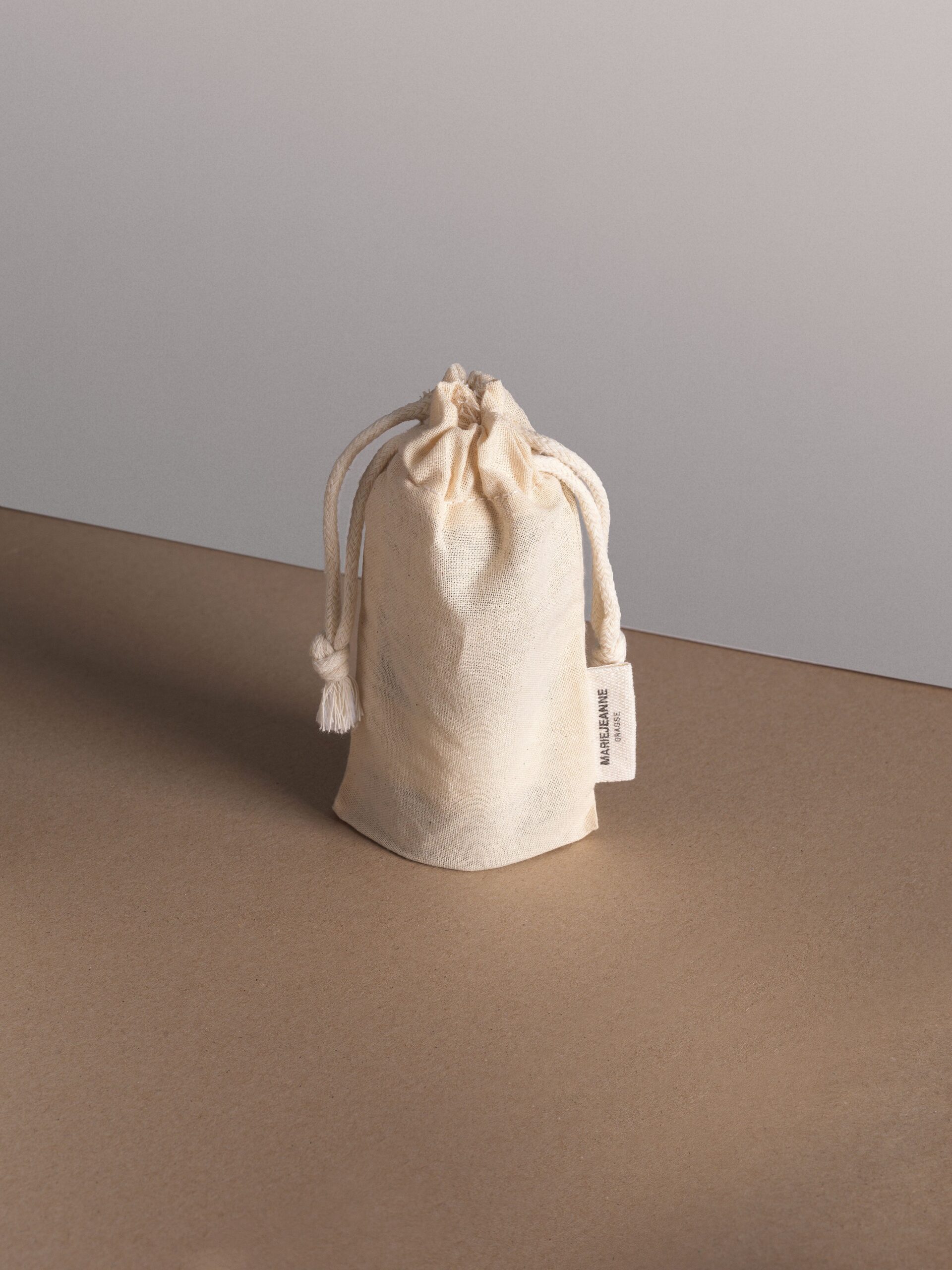 عطر ادکلن برووم دُریی ماری ژان - Brume d’Oreiller Marie Jeanne - بررسی، قیمت و خرید